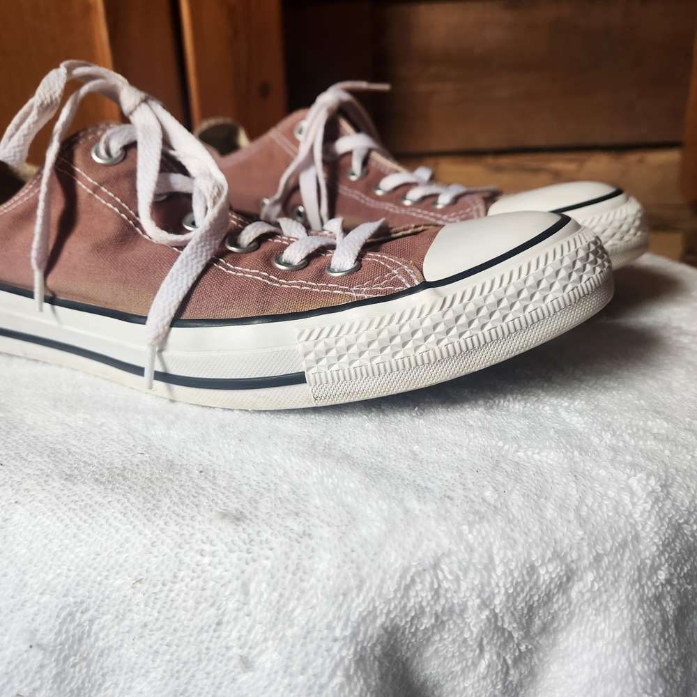 Converse Dusty Pink Low-Top Sneakers Womens Size 10 Men's Size 8 - Picture 6 of 8